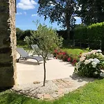 Le Domaine D'etaville Bed and Breakfast Sottevast