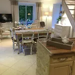 Le Domaine D'etaville Bed and Breakfast Sottevast