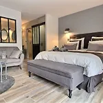 Bed and Breakfast Le Domaine D'etaville 4*