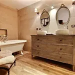 Le Domaine D'etaville Bed and Breakfast