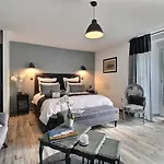 Bed and Breakfast Le Domaine D'etaville 4*