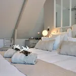 Le Domaine D'etaville Bed and Breakfast Sottevast