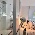 Le Domaine D'etaville Bed and Breakfast