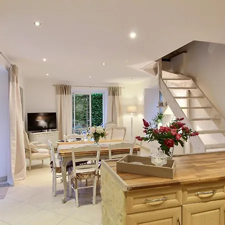 Le Domaine D'etaville 4*