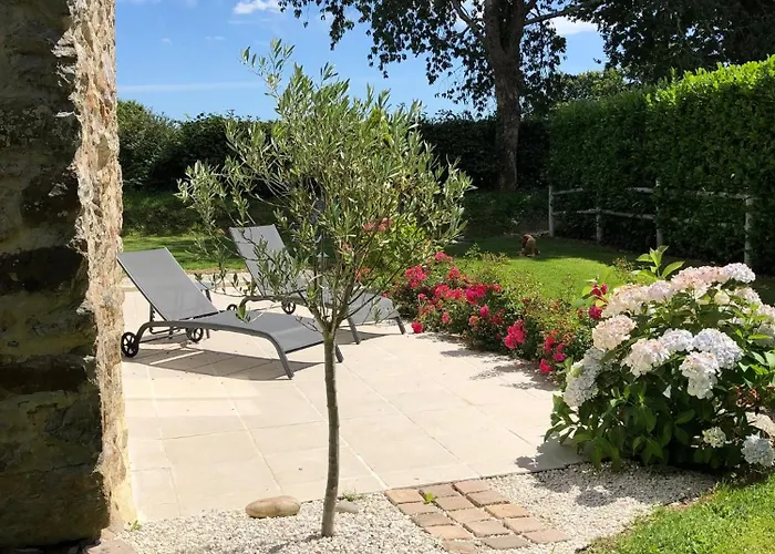 Le Domaine D'etaville Bed & Breakfast Sottevast