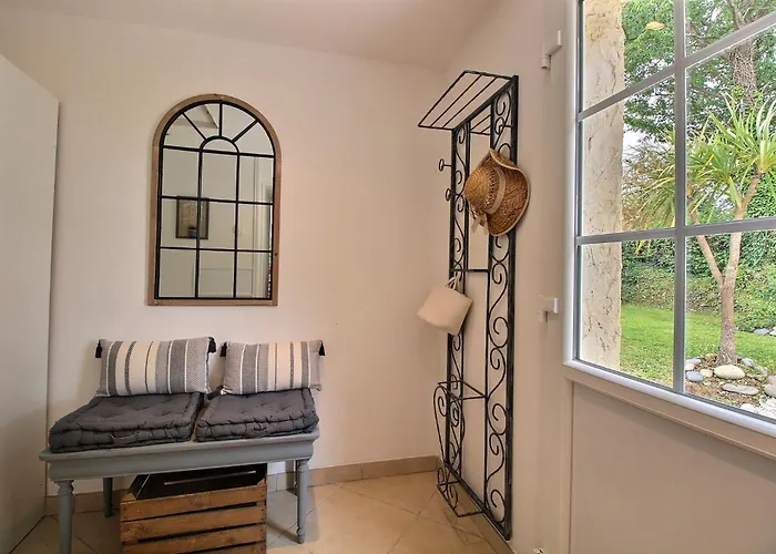 Le Domaine D'etaville Bed & Breakfast