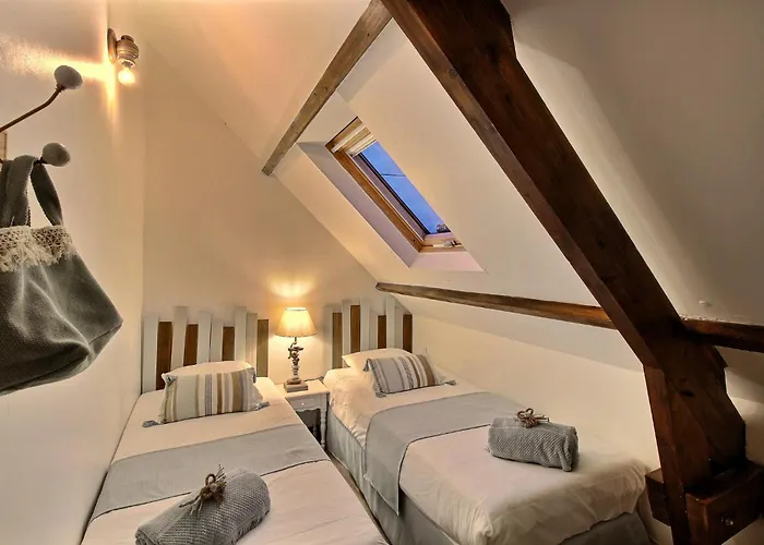 Le Domaine D'etaville Bed & Breakfast