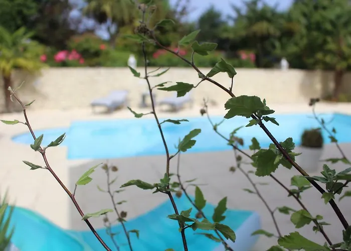 Le Domaine D'etaville Bed & Breakfast 4*