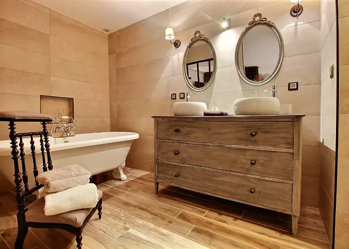 Le Domaine D'etaville Bed & Breakfast