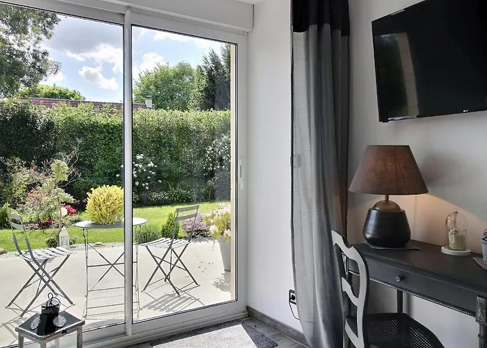 Le Domaine D'etaville Bed & Breakfast 4*