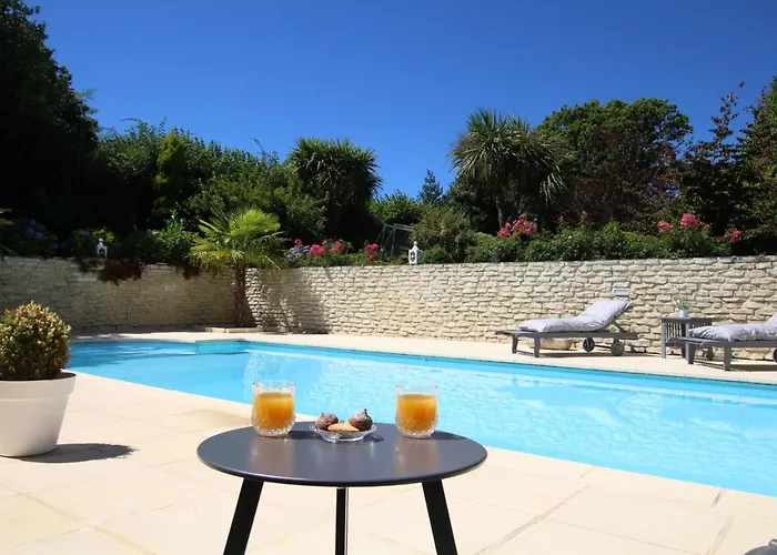 Le Domaine D'etaville Bed & Breakfast 4*